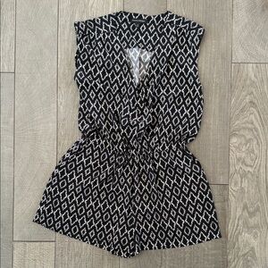 Banana Republic Black and White Diamond Pattern Blouse